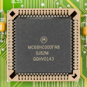 모토로라 MC68000 (플라스틱 리드 칩 캐리어(PLCC) 패키지)