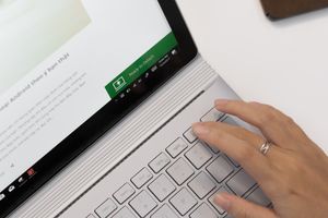 Surface Book 2의 분리 버튼