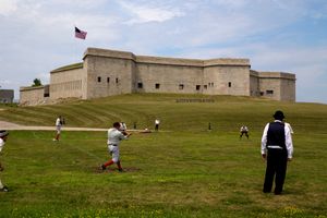 트럼불 요새. 이 부지에 원래 1777년에 건설되었다. 현재 구조물은 1839년에서 1852년 사이에 건설되었다.