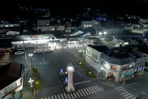 역 앞 (2016년 11월)