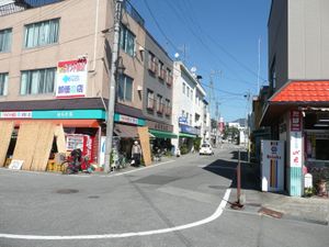 역 앞