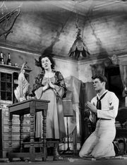 스테이플턴은 1951년 장미 문신에서 돈 머레이와 함께