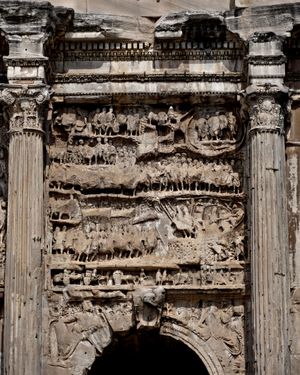 이 부조 패널은 파르티아 전쟁 중 에데사에서 일어난 사건을 묘사한다.