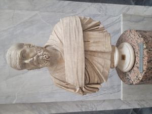 바티칸 박물관에 있는 푸피에누스의 흉상