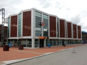 러브 레인에서 바라본 화이트 하트 레인 역