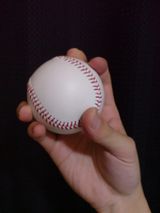 싱커(스크류) 그립의 예시 1