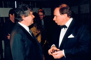 1993년 2월 19일 생일 파티에서 키아르탄 군나르손과 함께 있는 다비드 오트손