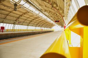 노부암부르구의 산투 아폰수 Trensurb역