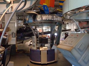 USS 렉싱턴 (CV-16) 박물관 항공모함 갑판의 Wargaming.net 로고