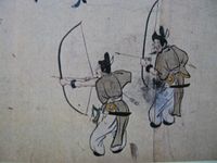 초기 (헤이안 초기 무렵)의 궁술왼팔에 "토모(鞆)"를 끼고 있다