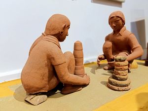 인도 전통 마을 게임의 점토 모델