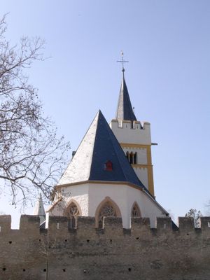 잉겔하임의 Burgkirche – "성 교회" – 도시의 랜드마크