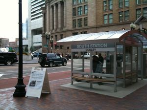 사우스 스테이션의 SL4 노선 쉼터