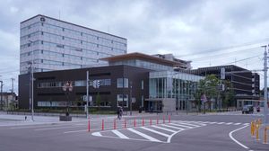 사카타역 앞 교류 거점 시설 미라이니(2024년 7월)