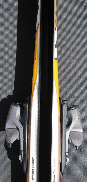 캡 구조(상부)와 샌드위치 구조(하부, 흰색)의 병용