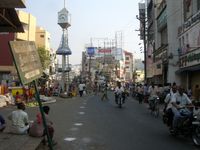 도시의 주요 도로 중 하나