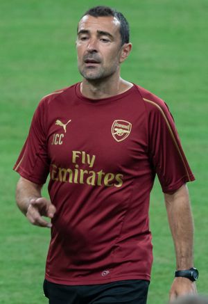 후안 카를로스 카르세도는 2021년 이비사의 세군다 디비시온 첫 승격을 이끌었다