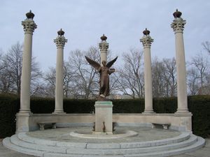 베네피센스(Beneficence) 조각상