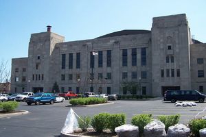 2006년의 제124 야전 포병 무기고 부지. 이곳은 야금 연구소에서 사용되었으며, 이후 정화 작업을 거쳤다.