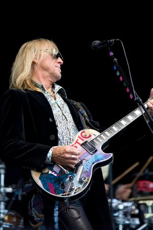 2008년 공연하는 존스톤