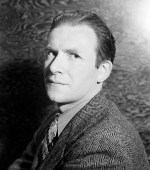 기어는 1937년 연방 극장 프로젝트에서 제작된 《요람은 흔들릴 것이다》에서 미스터 미스터 역할을 창조했다.