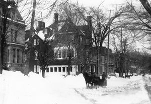 존 애벗 경의 저택, 몬트리올, 퀘벡 셔브룩 가에 위치