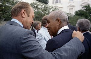 제럴드 포드 대통령과 함께 (1975년)