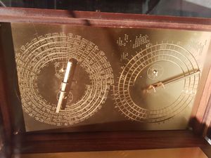 안티키테라 기계의 모형에 새겨진 사용 설명서