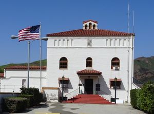 역사적인 스페인 부흥 양식 벤투라 애비뉴 정수 시설