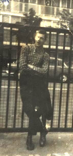 혹스턴 톰 맥코트, 1977년의 부활한 스킨헤드