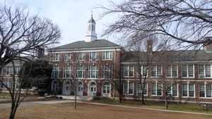 사우스 브로드웨이에 위치한 워싱턴 어빙 학교