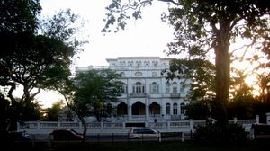 화이트홀, 포트오브스페인