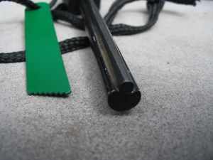 부싯깃 점화 스파크 라이터. 검은 쪽이 페로세륨이다.