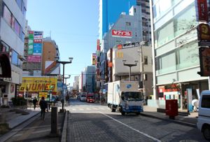 남쪽 출구 역 앞의 모습 (2019년 11월)