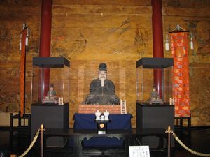 단잔 신사에 모셔진 나카토미노 카마타리의 상