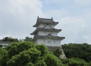센조 성에서 옮겨온 것으로 추정되는 다쓰미 망루