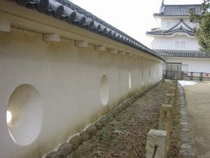 성벽과 히쓰지사루 야구라