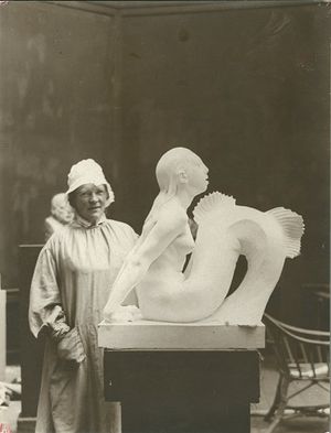 닐센의 아내 아네 마리, 작품과 함께, 1920년대.