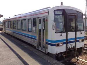 2008년 9월의 JR 서일본 KiHa 120 디젤 동차