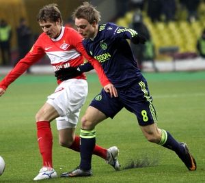 2011년 아약스에서 뛰고 있는 에릭센 (오른쪽)