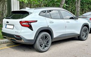 쉐보레 트랙스 크로스오버 후측면