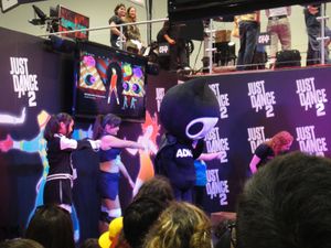 샌디에이고 코믹콘 2010의 저스트 댄스 2 부스