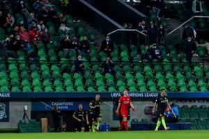 크라스노다르 선수들이 조별 리그 2차전에서 관중석 제한된 상태로 경기를 치르고 있다.