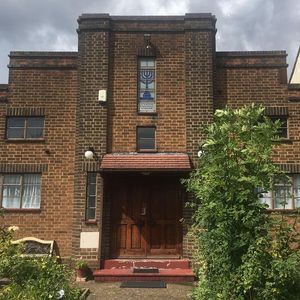 레이턴스톤 및 완스테드 회당, Fillebrook Road