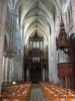 12세기 생토린의 전 수도원 교회 본당