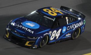 2023년 데이토나 인터내셔널 스피드웨이에서 84번 차량을 운전하는 존슨