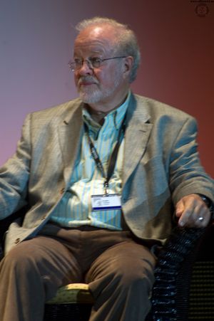 더글러스 트럼불은 스타 트렉 (영화)의 광학 효과를 마무리하는 임무를 받았다.