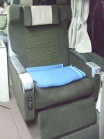 하카타호의 프리미엄 좌석 (2층 버스 사양)