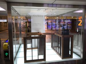 JR우에노역 방면 개찰구에 있는 회전 개찰구의 모뉴먼트(2018년 1월)