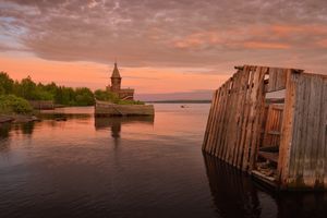 방화범에 의해 2018년에 파괴되기 전 콘도포가의 성모 승천 교회